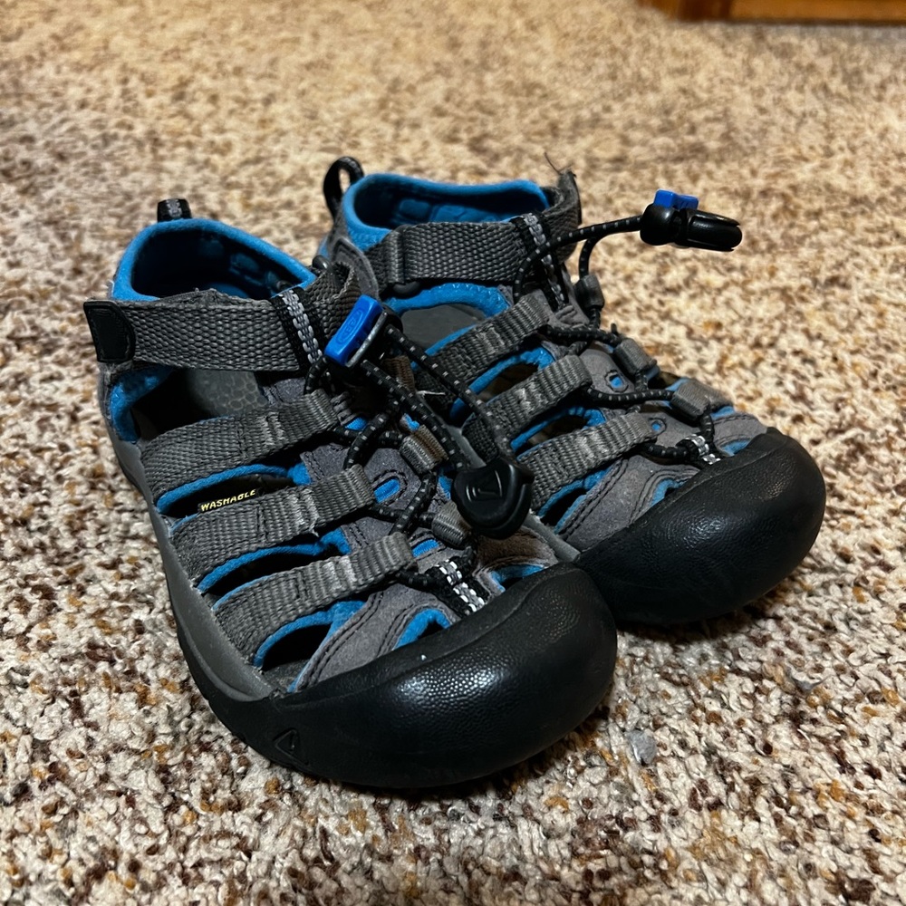 Kids Keens Size 11